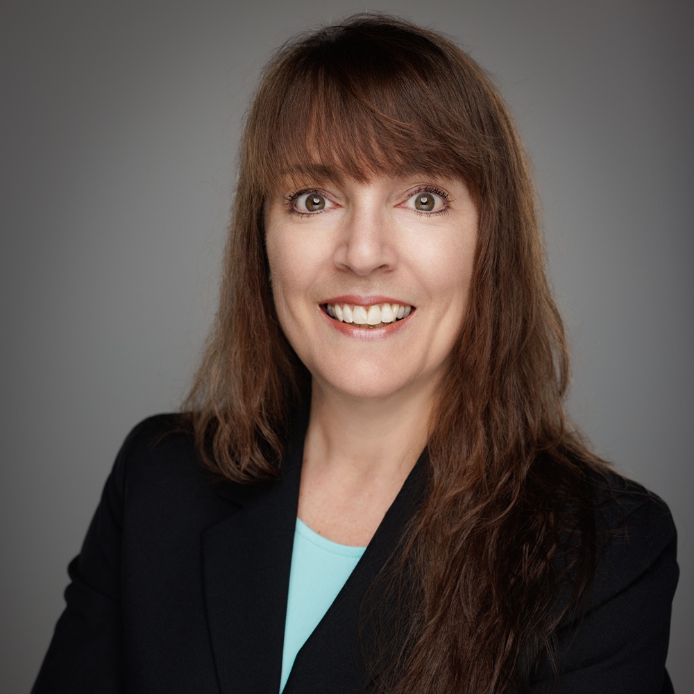 Caroline Cash headshot